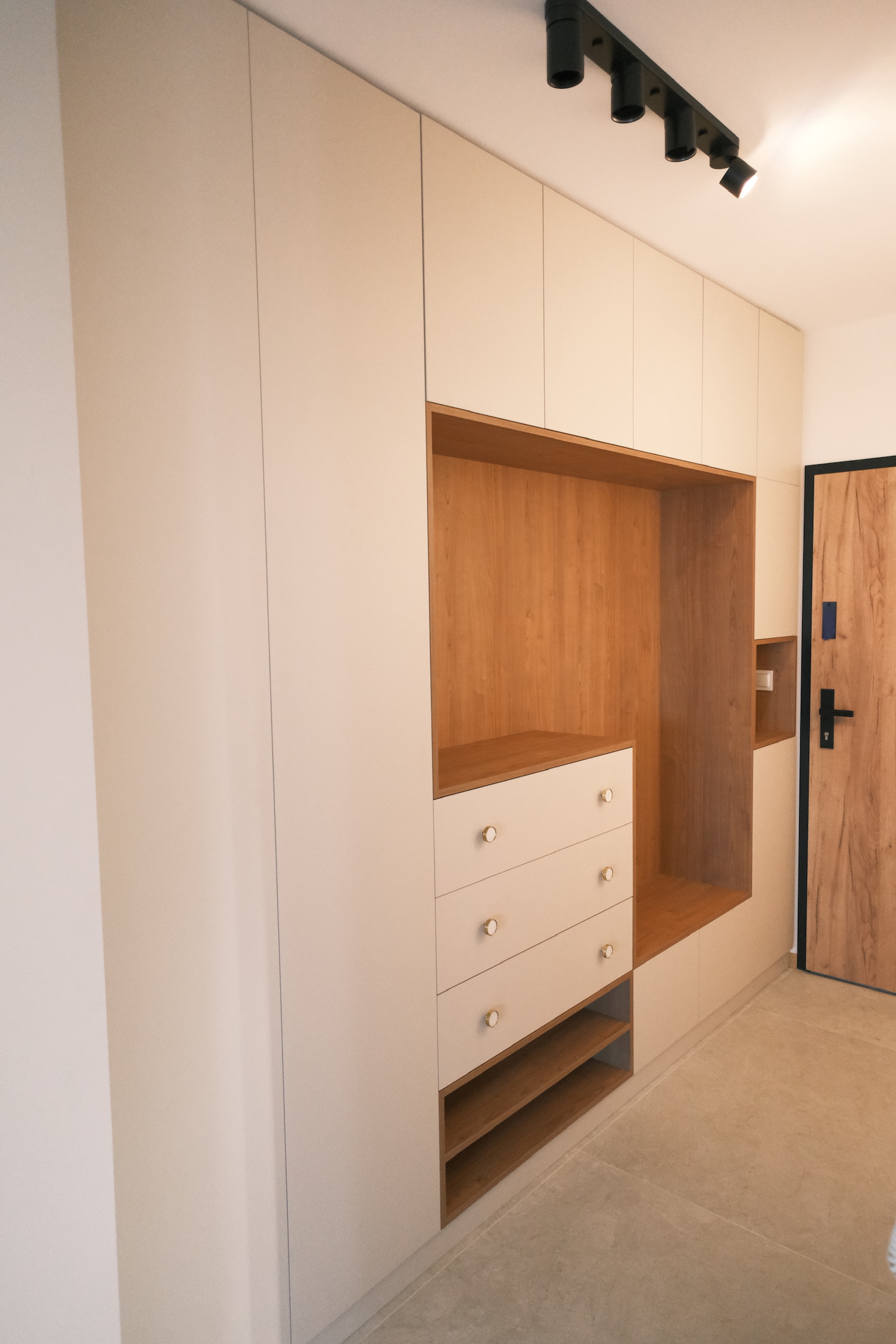 2024_10_piotr_szafa_1